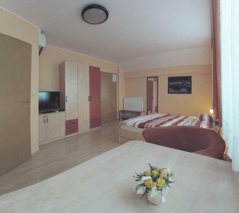 Rooms En Krajcar Cerknica Exterior photo